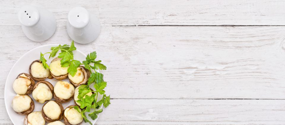 Grillezett csirkemell túróval töltött gombával