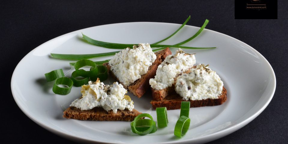 Zöldfűszeres túrókrém