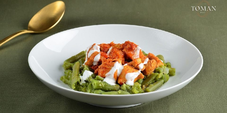 Zöldbabfőzelék diétás csirkepörkölttel